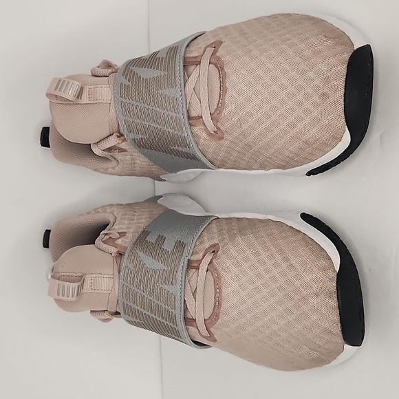 Nike Renew in season TR9 sneakers - Picture 2 of 8